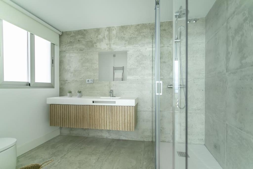 Moderno Y Completo Apartamento Frente Al Mar Málaga Eksteriør billede