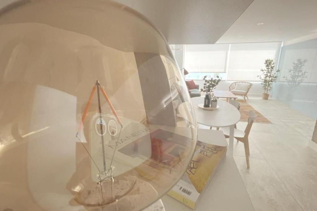 Moderno Y Completo Apartamento Frente Al Mar Málaga Eksteriør billede