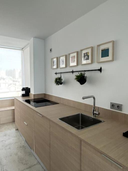 Moderno Y Completo Apartamento Frente Al Mar Málaga Eksteriør billede