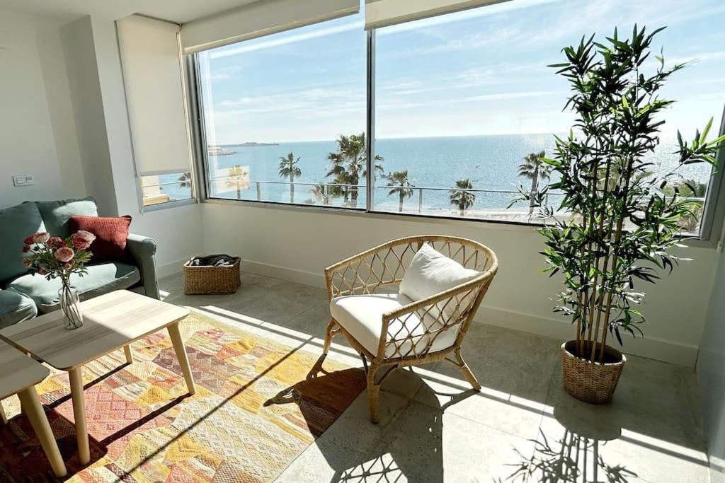 Moderno Y Completo Apartamento Frente Al Mar Málaga Eksteriør billede